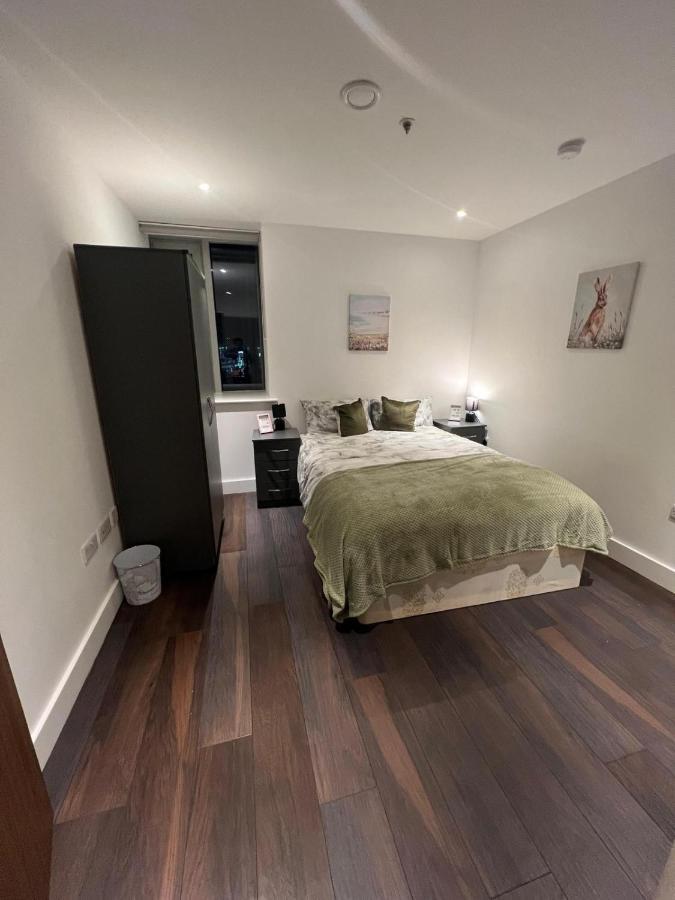 Spacious Sleep 7 Flat 20 Mins Central London Bp65 Exteriör bild