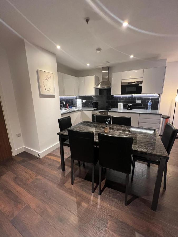 Spacious Sleep 7 Flat 20 Mins Central London Bp65 Exteriör bild
