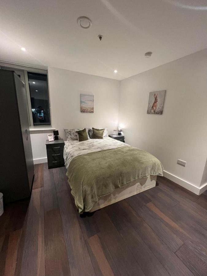 Spacious Sleep 7 Flat 20 Mins Central London Bp65 Exteriör bild